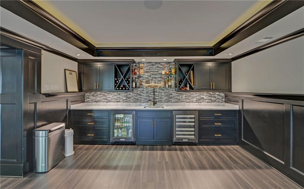 4048 Navajo Trail NE