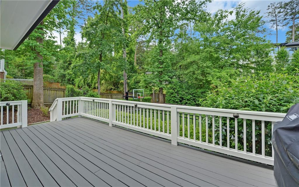 4048 Navajo Trail NE