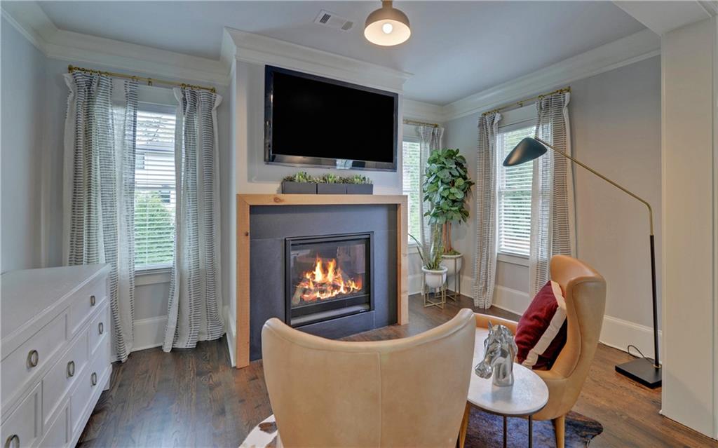 4048 Navajo Trail NE