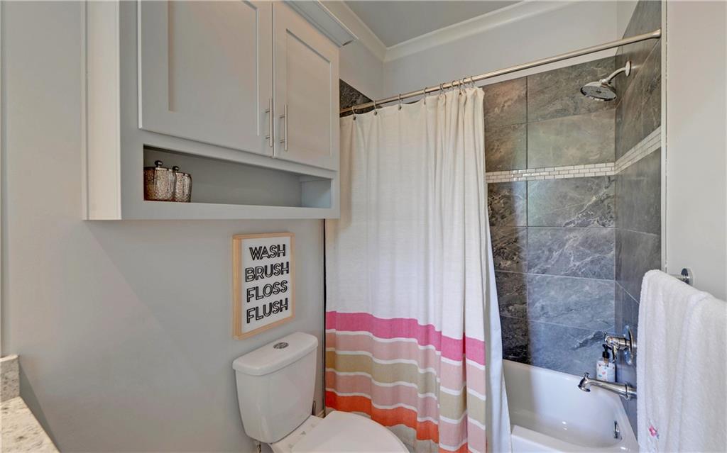 4048 Navajo Trail NE