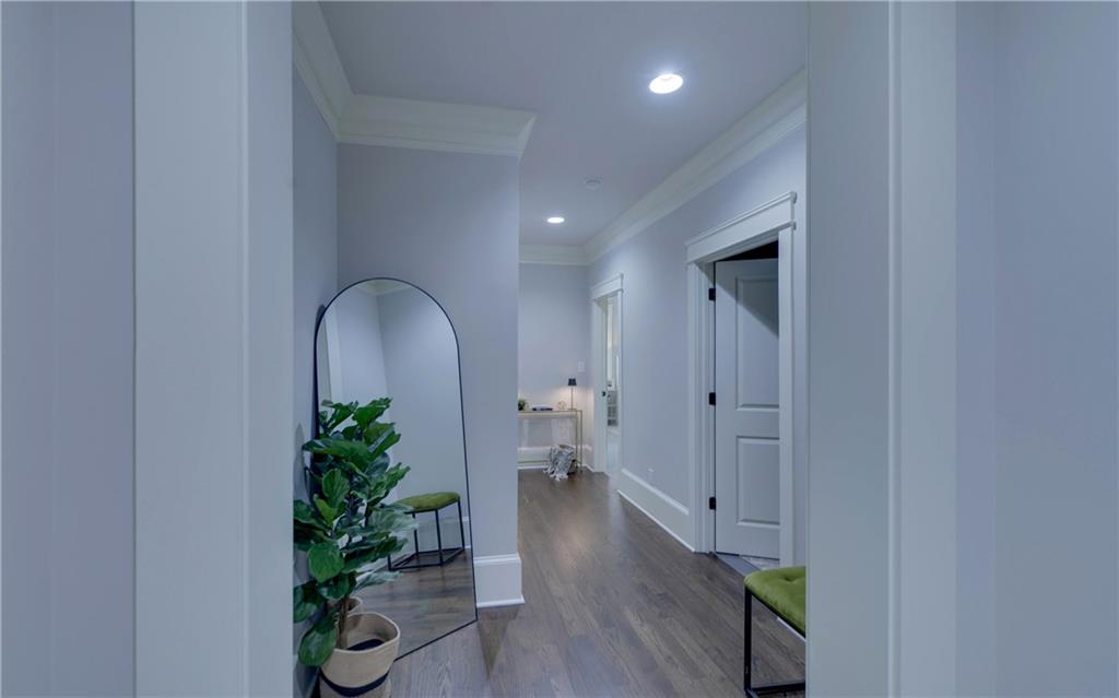 4048 Navajo Trail NE