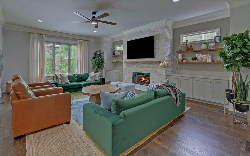4048 Navajo Trail NE