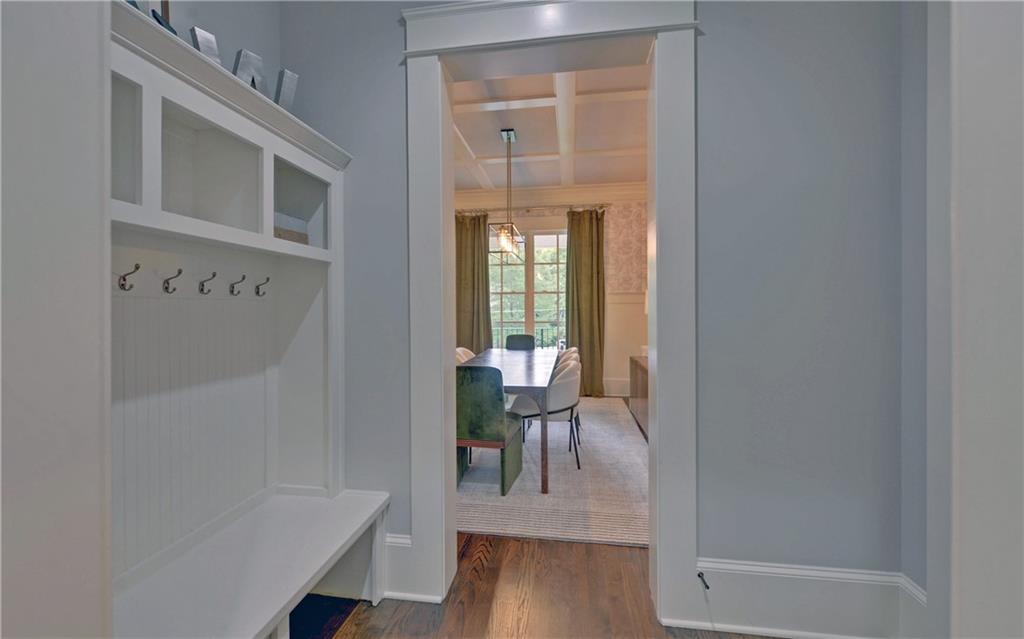 4048 Navajo Trail NE