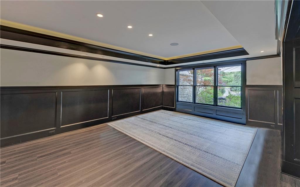 4048 Navajo Trail NE