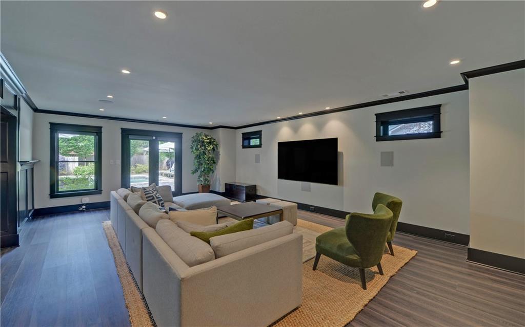 4048 Navajo Trail NE