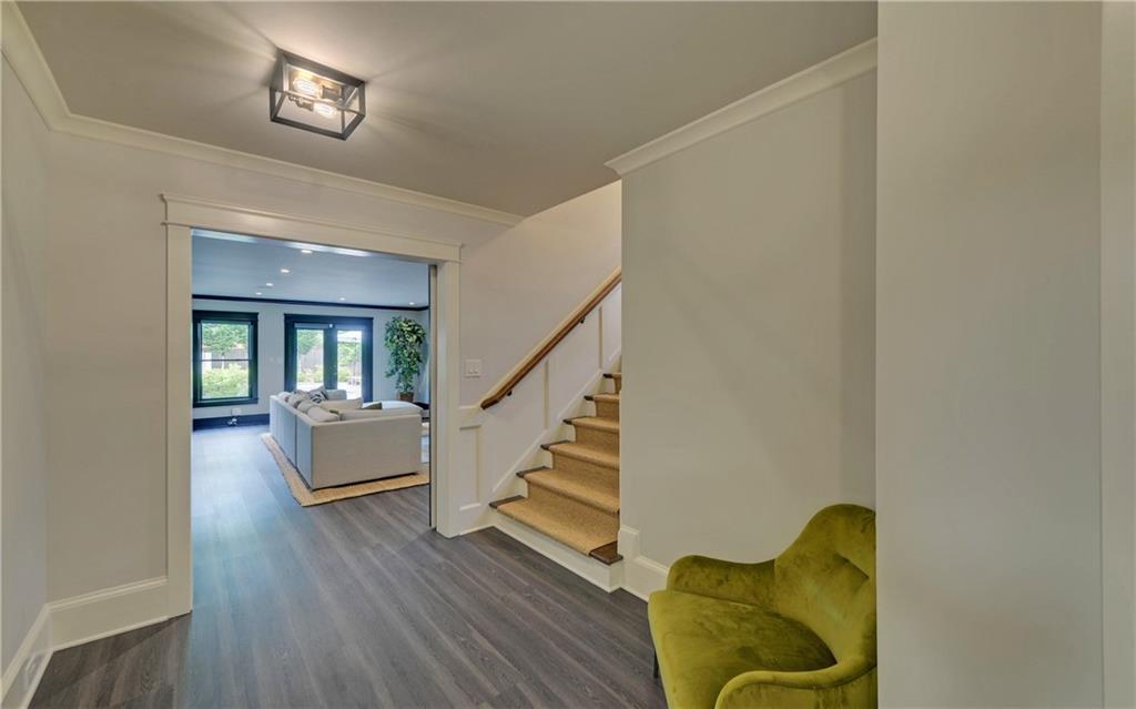 4048 Navajo Trail NE