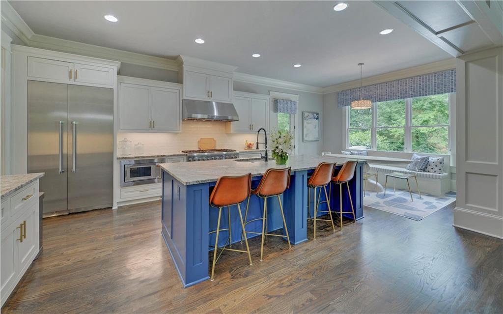4048 Navajo Trail NE