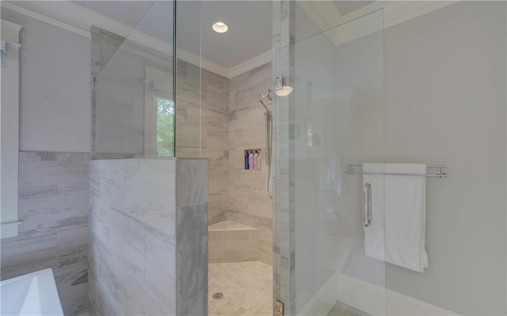 4048 Navajo Trail NE