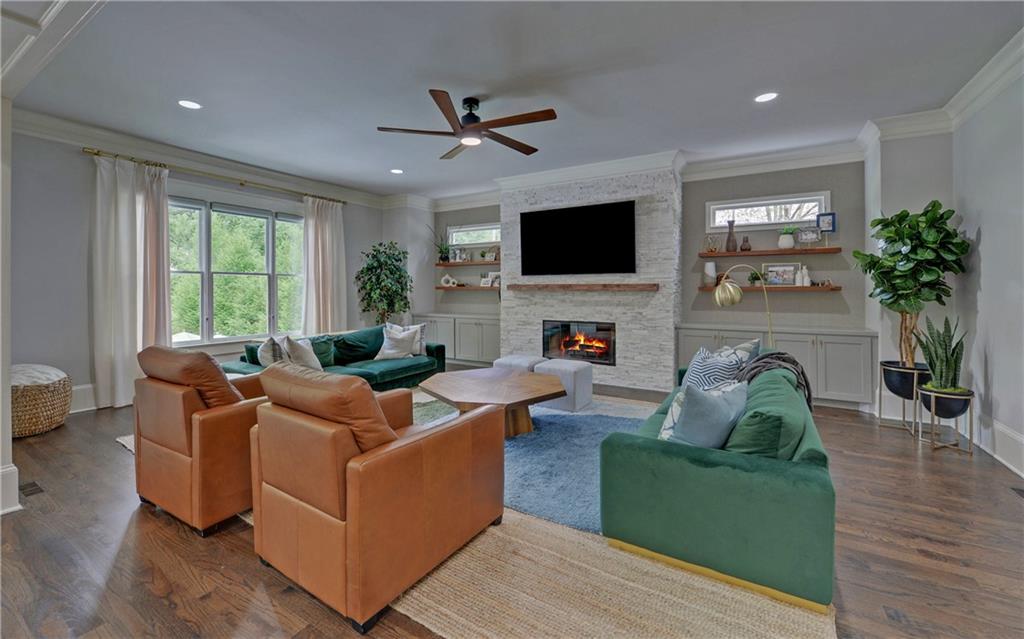 4048 Navajo Trail NE
