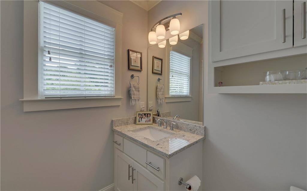 4048 Navajo Trail NE