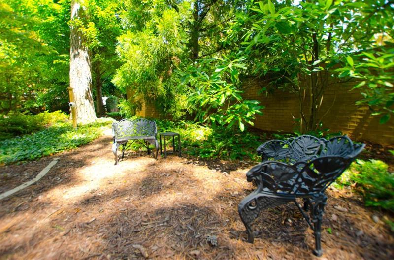 2734 Peachtree Road NW Unit B401