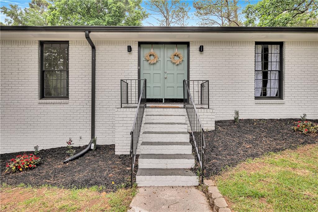 2911 Deerview Trail
