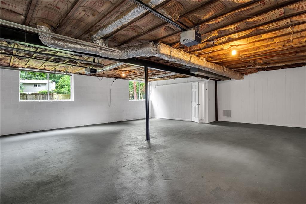 2911 Deerview Trail