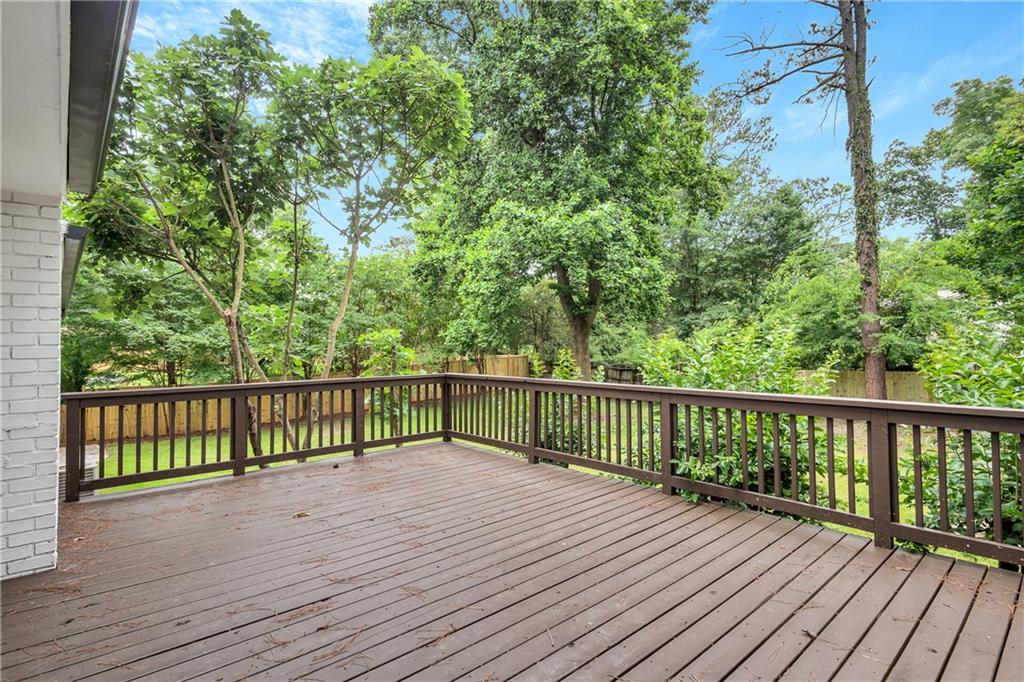 2911 Deerview Trail
