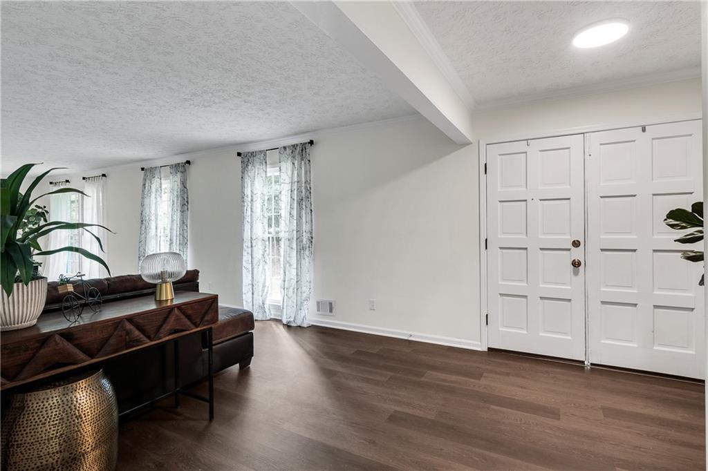 2911 Deerview Trail