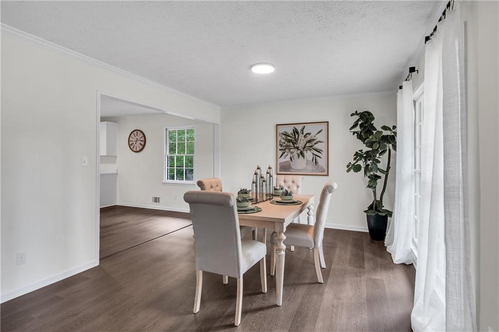 2911 Deerview Trail