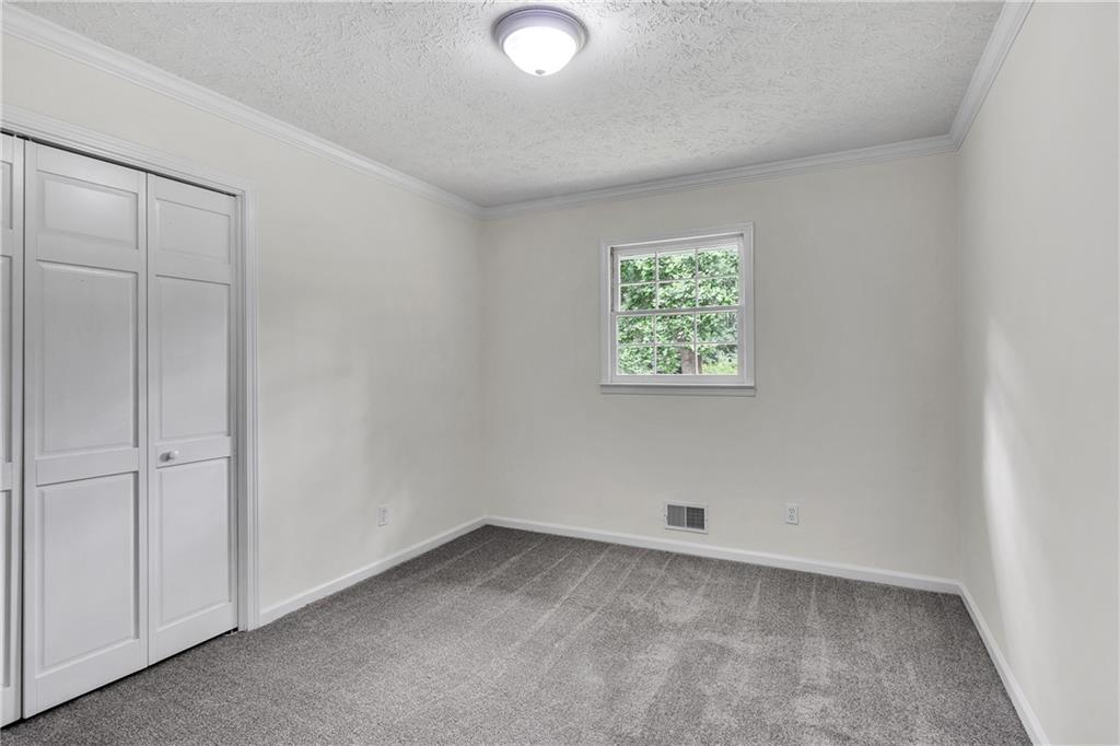 2911 Deerview Trail