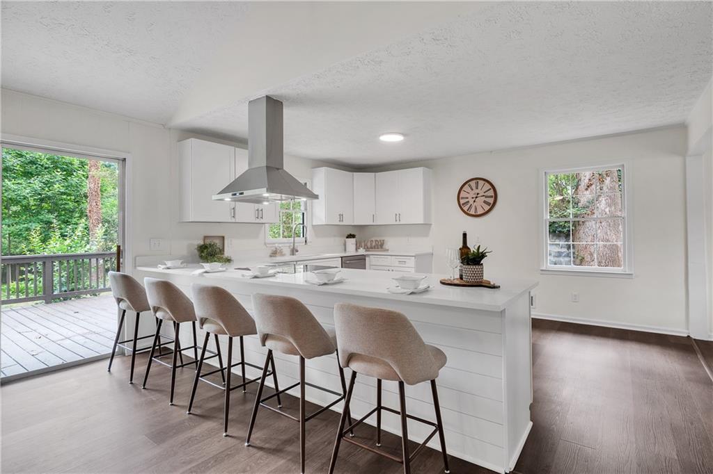 2911 Deerview Trail
