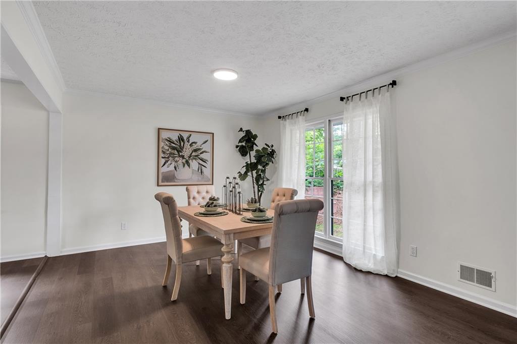 2911 Deerview Trail