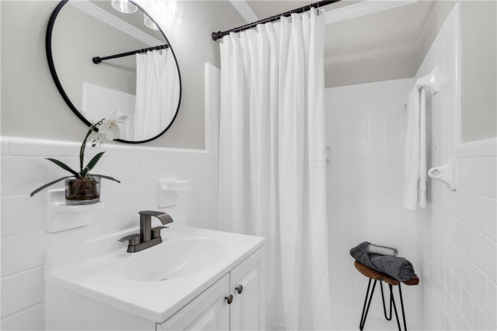 2911 Deerview Trail
