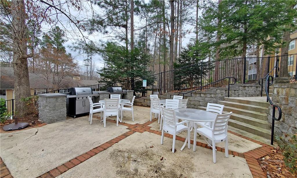 4040 Riverlook Parkway Unit 207
