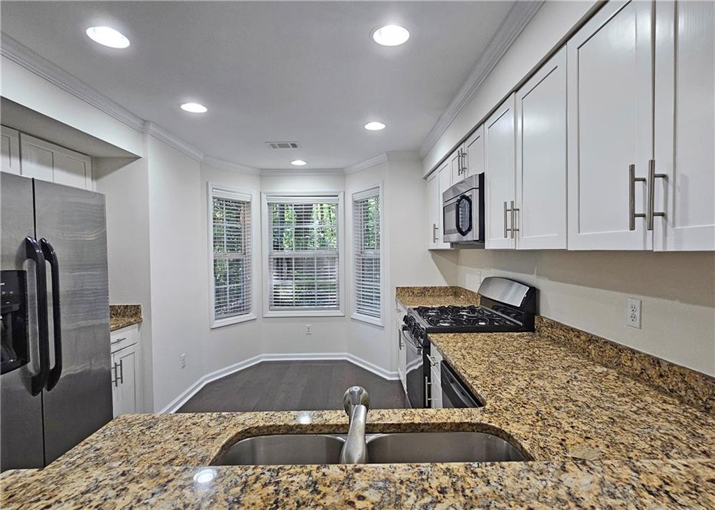 4040 Riverlook Parkway Unit 207