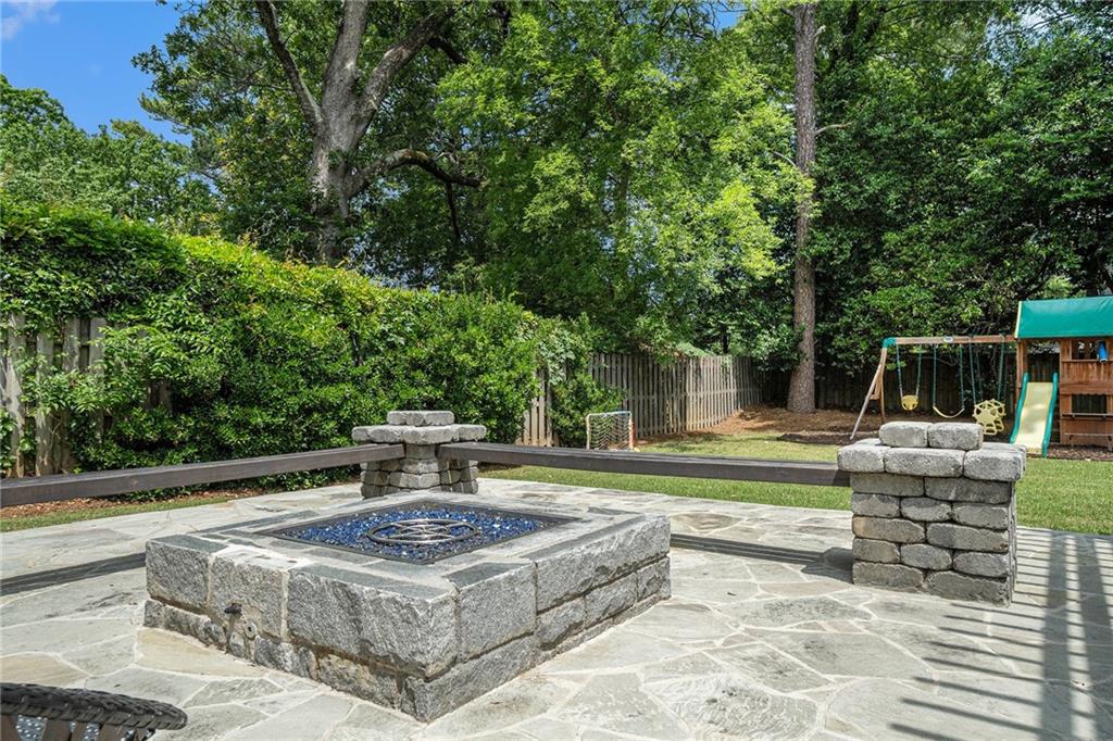 558 Rock Springs Road NE