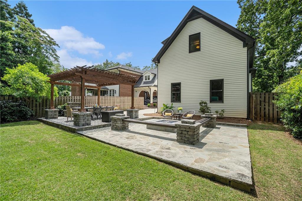 558 Rock Springs Road NE