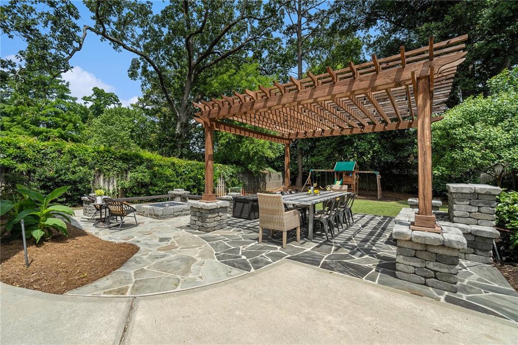 558 Rock Springs Road NE