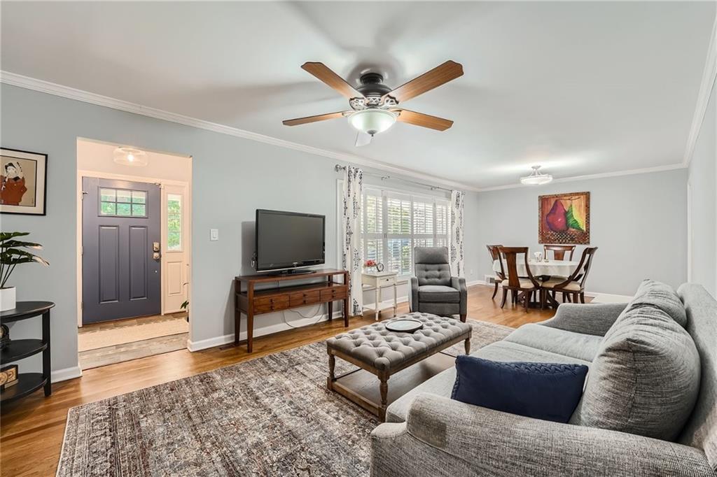 586 Ponce De Leon Manor NE