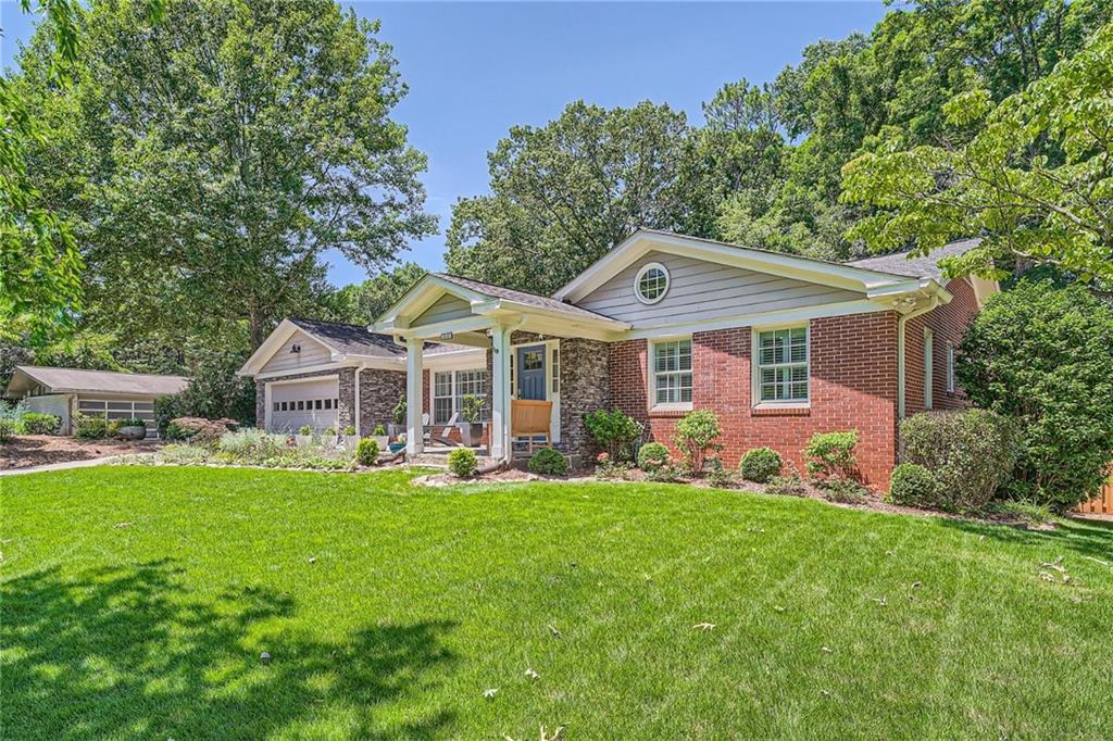586 Ponce De Leon Manor NE