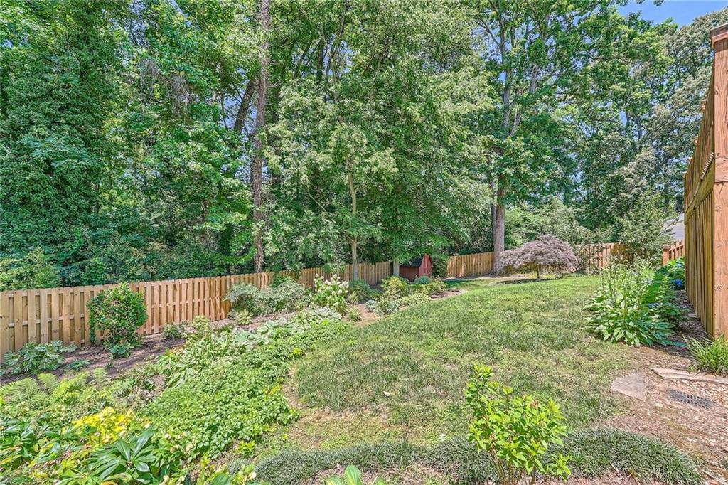 586 Ponce De Leon Manor NE