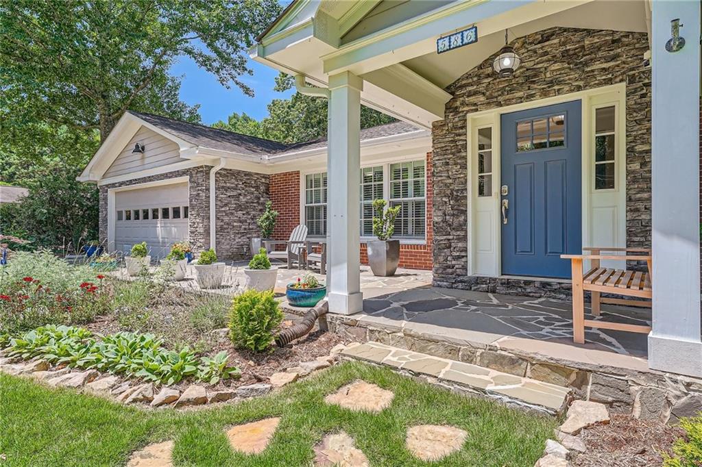 586 Ponce De Leon Manor NE
