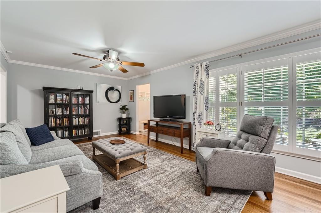 586 Ponce De Leon Manor NE