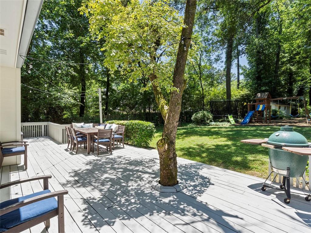 2512 Ridgewood Road NW