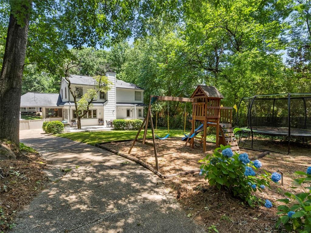 2512 Ridgewood Road NW