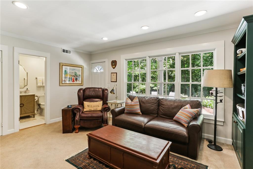 711 Wilson Road NW
