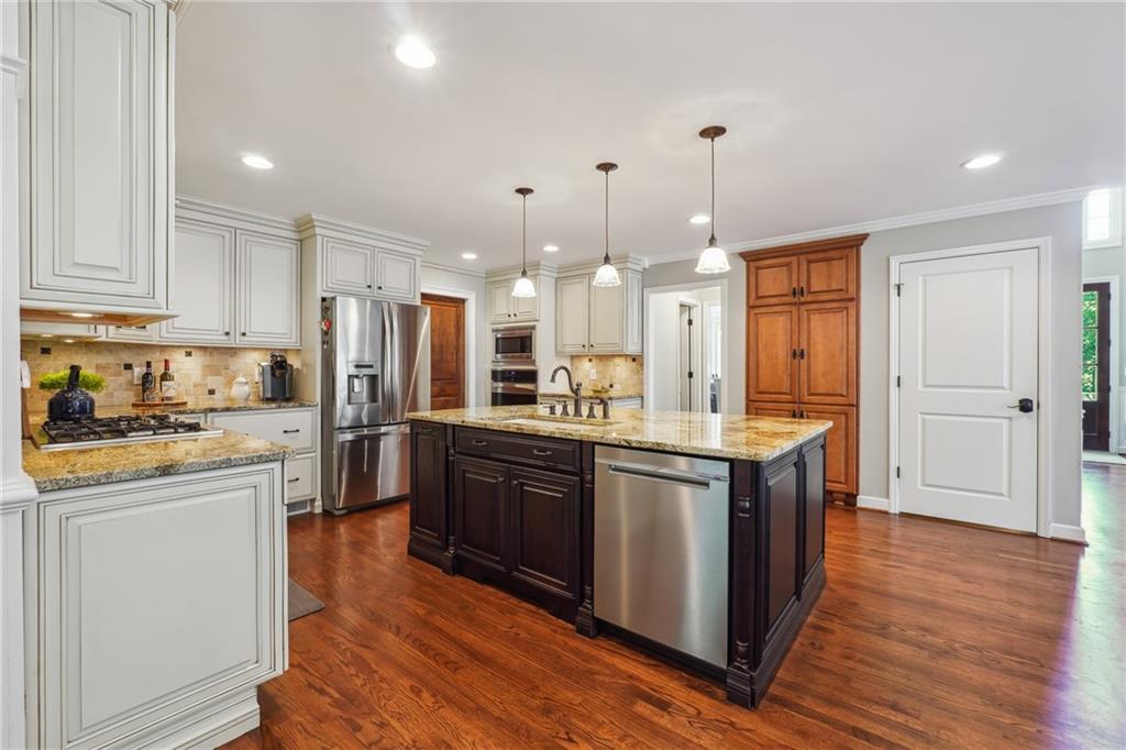 5921 Foxtail Cove