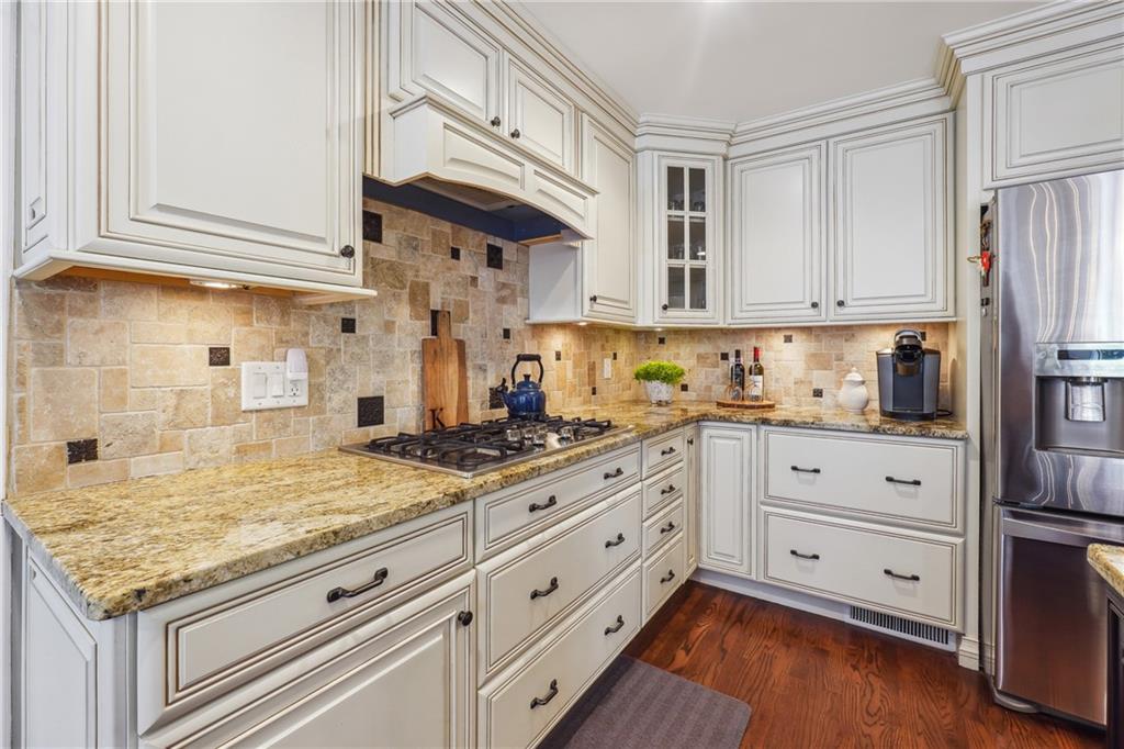 5921 Foxtail Cove