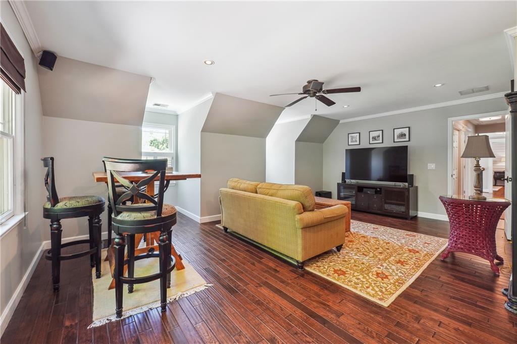 5921 Foxtail Cove