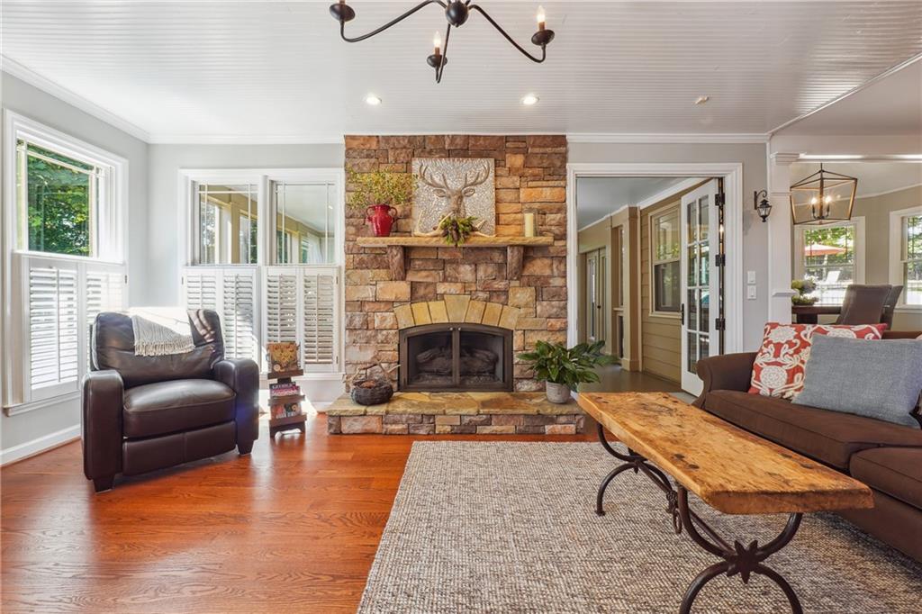 5921 Foxtail Cove