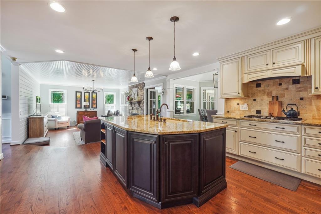 5921 Foxtail Cove