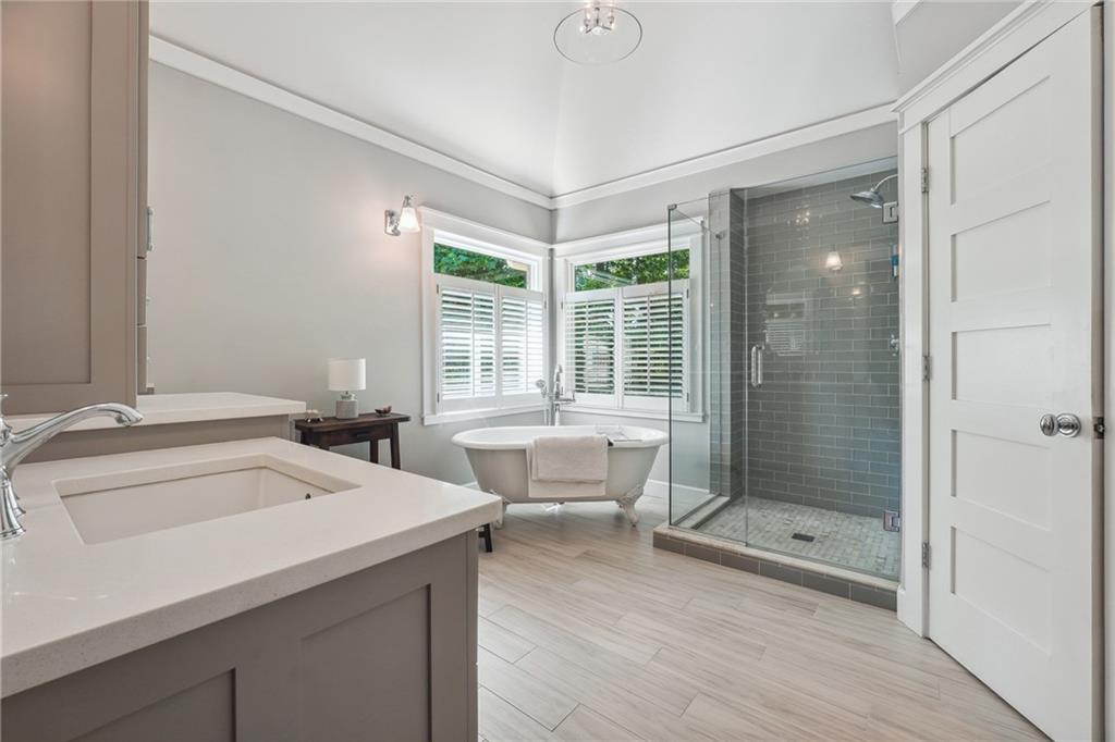 5921 Foxtail Cove