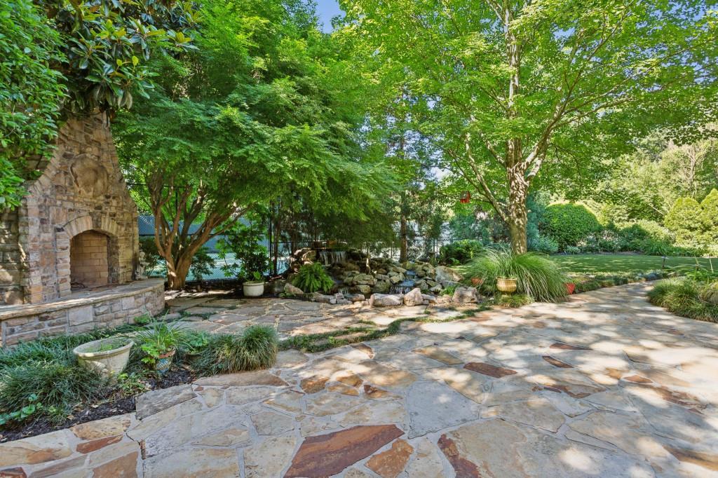 980 Peachtree Battle Avenue