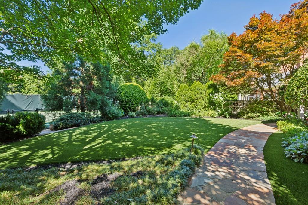 980 Peachtree Battle Avenue