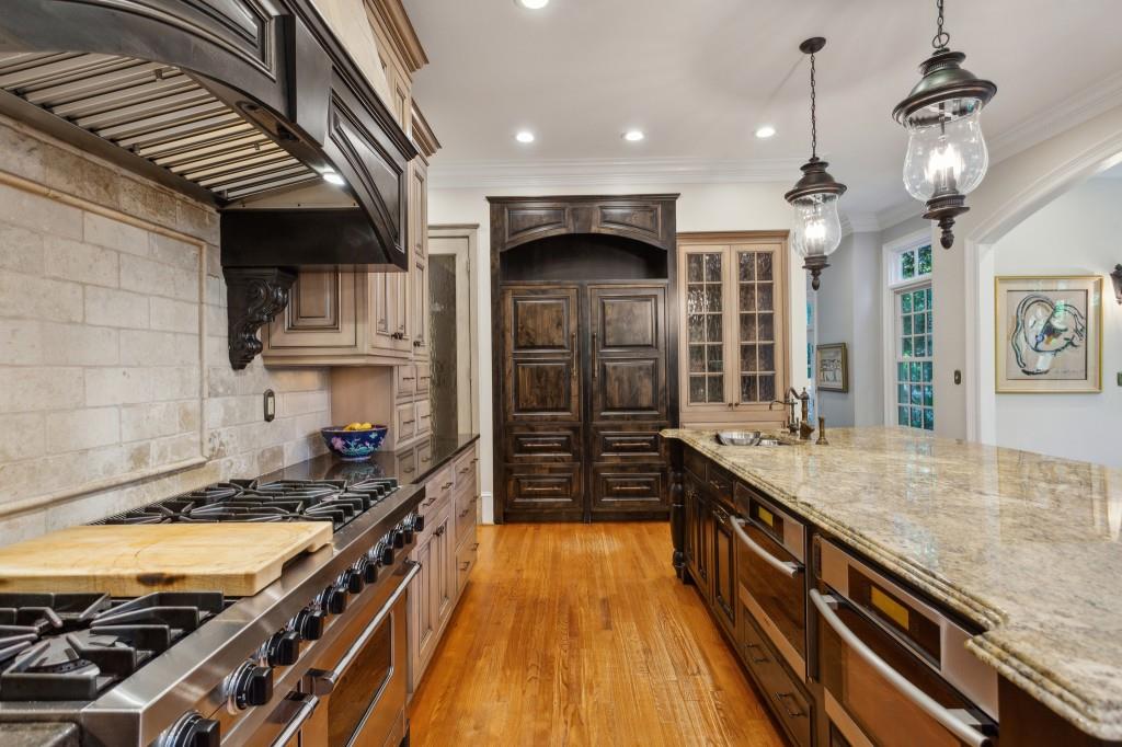 980 Peachtree Battle Avenue