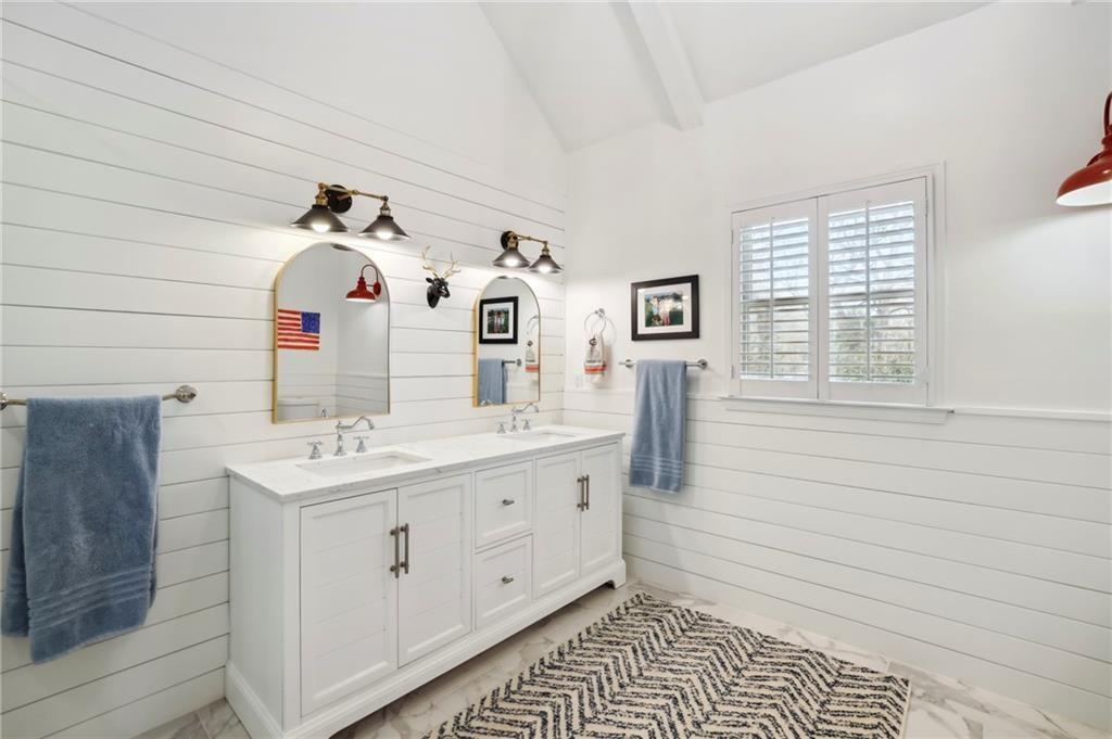 210 Marsh Glen Point