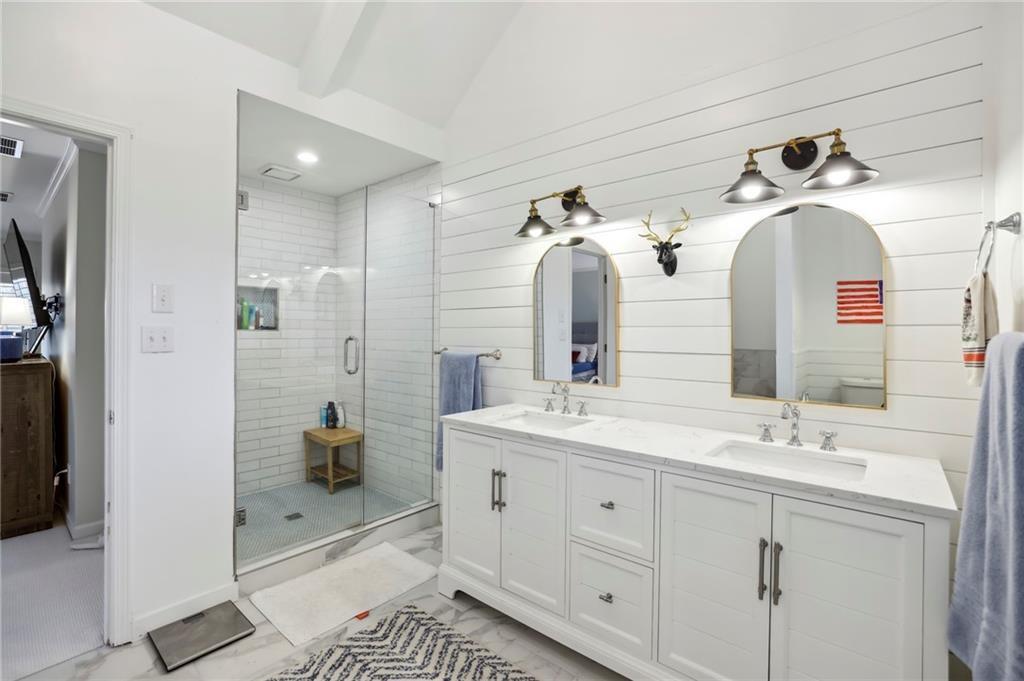 210 Marsh Glen Point