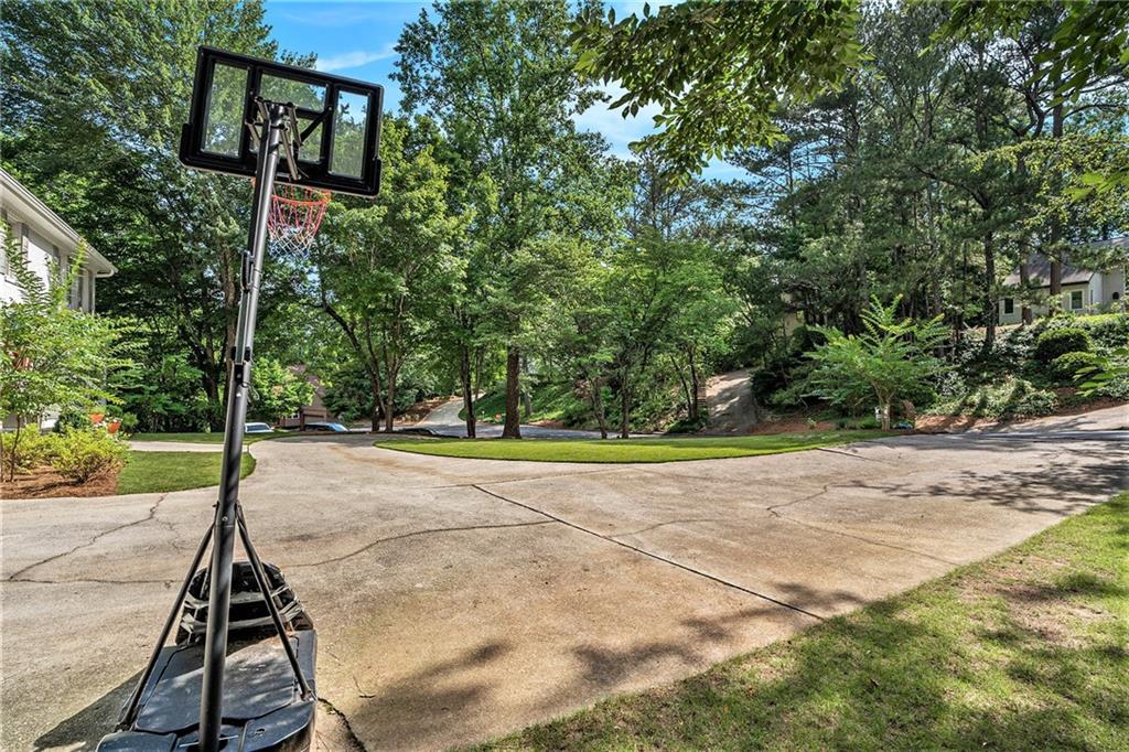 210 Marsh Glen Point