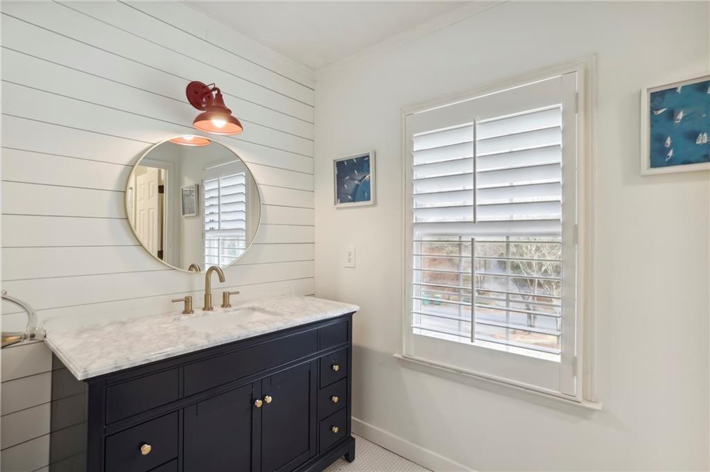 210 Marsh Glen Point